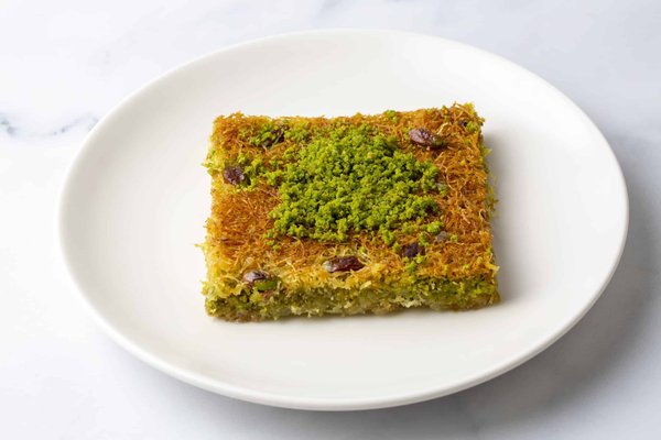 How to Make a Classic Russian Borscht with Beets and Sour Cream?